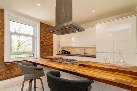2 bedroom flat for sale, 6-7 Pine Tree Glen, Bournemouth