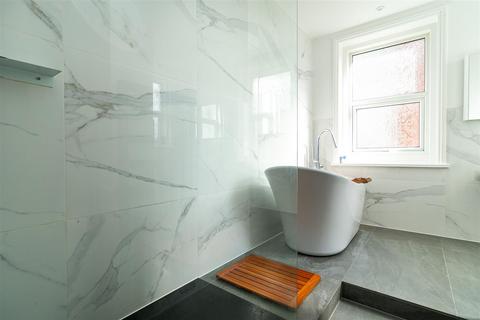 2 bedroom flat for sale, 6-7 Pine Tree Glen, Bournemouth