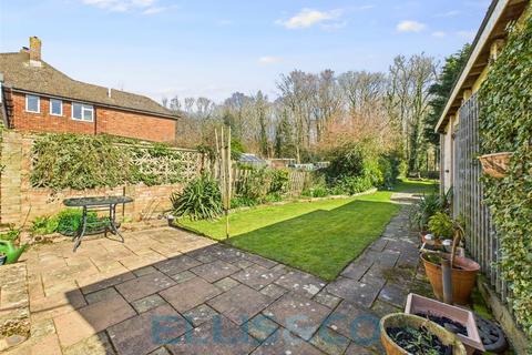 18 Ashden Walk, Tonbridge, TN10 3RL
