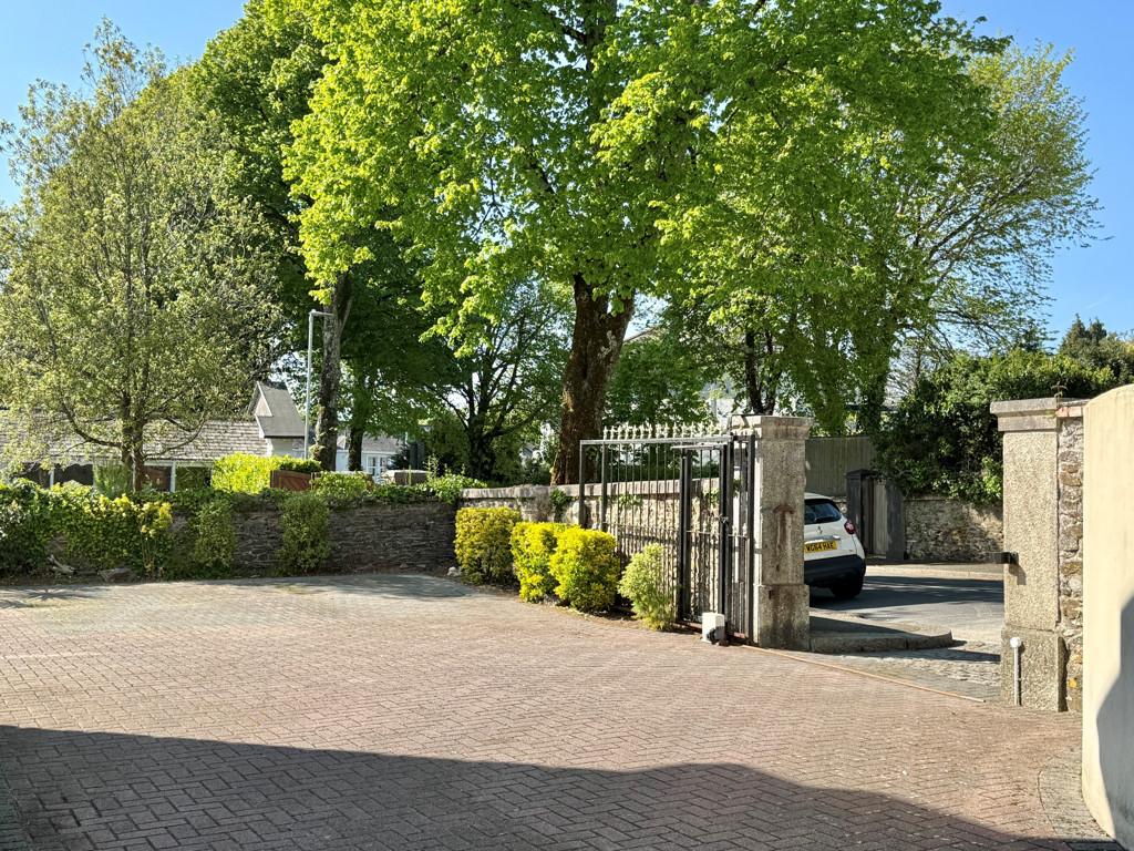 Electric Gated Front Entrance