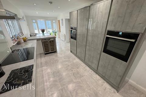 4 bedroom semi-detached house for sale, Gibbs Green, Poole BH16