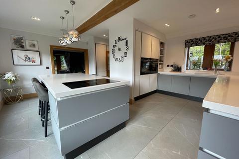 5 bedroom detached house for sale, Littlebeck, Gilstead Lane, Bingley, BD16 3LN