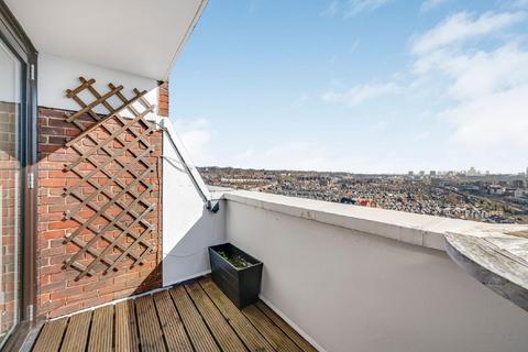 2 bedroom flat for sale, Mill Lane, West Hampstead