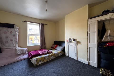 2 bedroom terraced house for sale, Bayswater Road, Leeds LS8