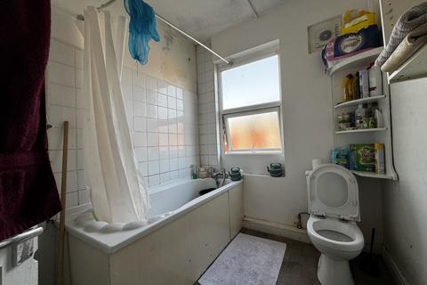2 bedroom terraced house for sale, Bayswater Road, Leeds LS8