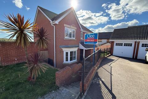 3 bedroom detached house for sale, Crymlyn Parc, Neath, Neath Port Talbot.