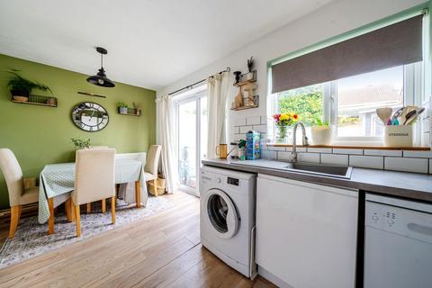 undefined, Lingen Close, Andover, SP10 4LS