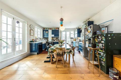 3 bedroom house for sale, Warner Place, London E2