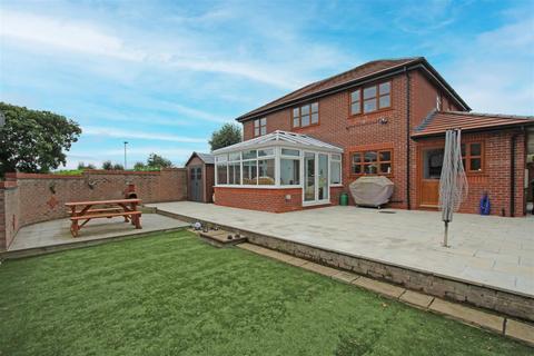 5 Ffordd Cae Canol, Trefnant, Denbigh, LL16 4YJ