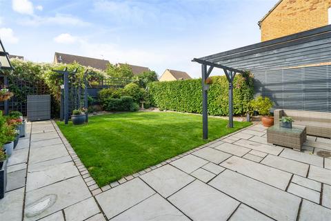 6 bedroom detached house for sale, Brittons Close, Bedford MK44