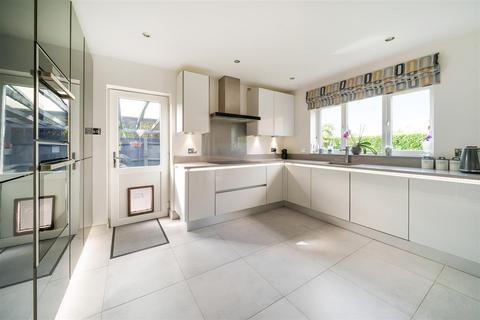 6 bedroom detached house for sale, Brittons Close, Bedford MK44