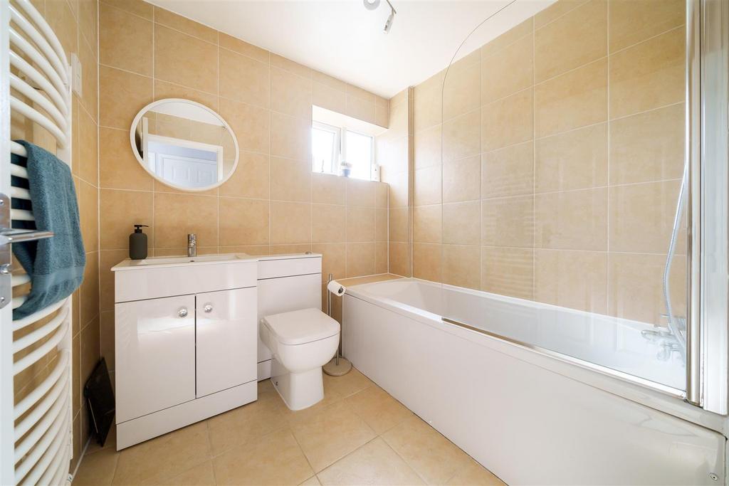Bathroom.JPG