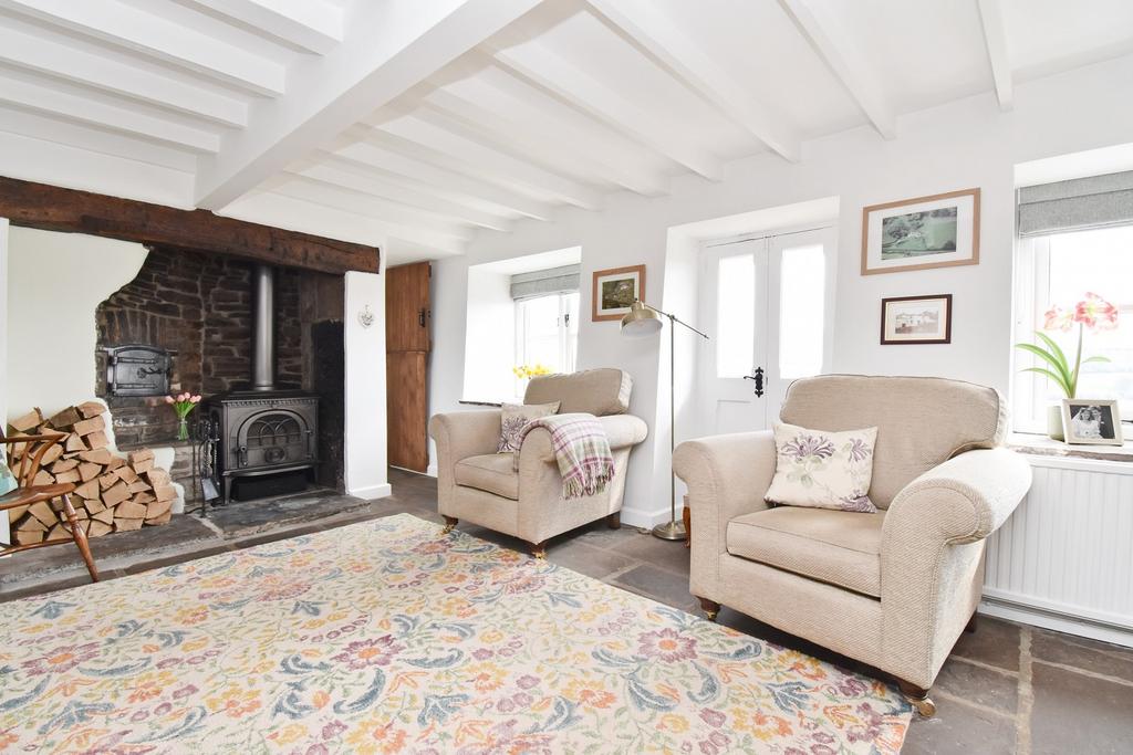 Sitting Room / Dining Room