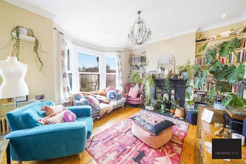 3 bedroom apartment to rent, Whitbread Road, London