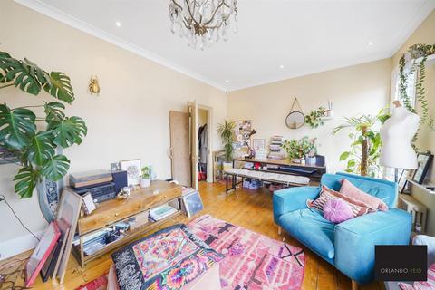 3 bedroom apartment to rent, Whitbread Road, London