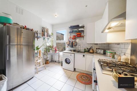 3 bedroom apartment to rent, Whitbread Road, London