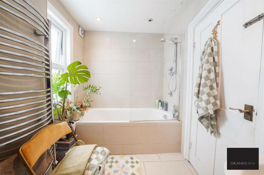 64 A Whitbread Road - PGA4 Zq3 BHVe Js XOy4 YL1.jpg