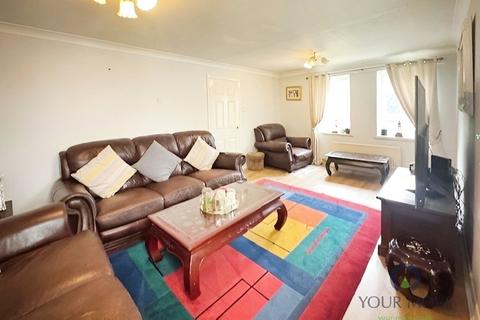 4 bedroom detached house to rent, Lombardy Drive, Kent ME14