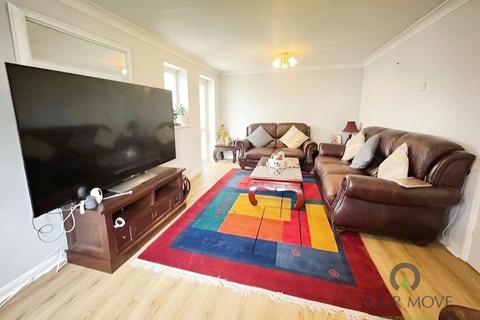 4 bedroom detached house to rent, Lombardy Drive, Kent ME14