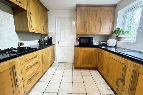 4 bedroom detached house to rent, Lombardy Drive, Kent ME14