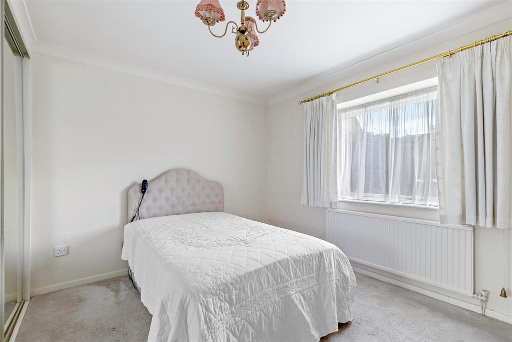 Bed 1.jpg