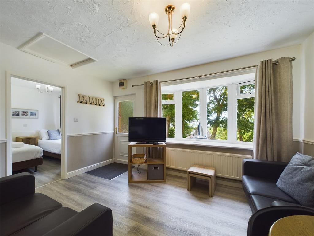 CAM01381 G0-PR0126-STILL009.jpg