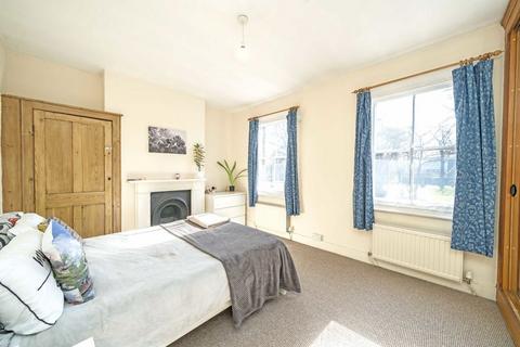 undefined, Lateward Road, Brentford TW8