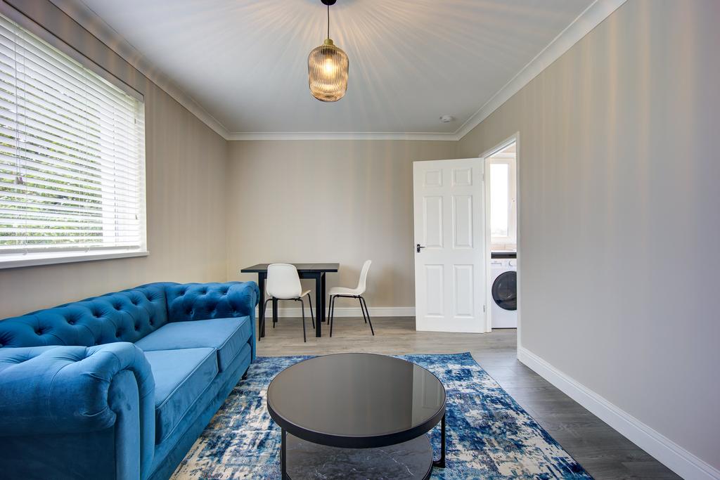 Lounge Kitchen
