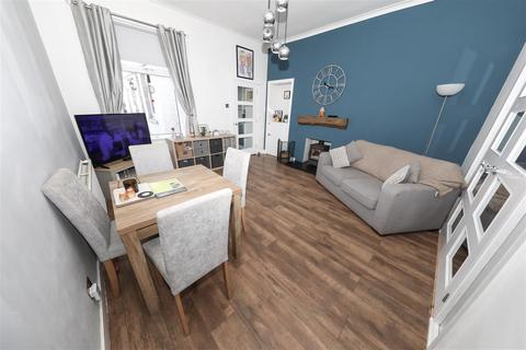 3 bedroom semi-detached house for sale, Main Street, Thornton