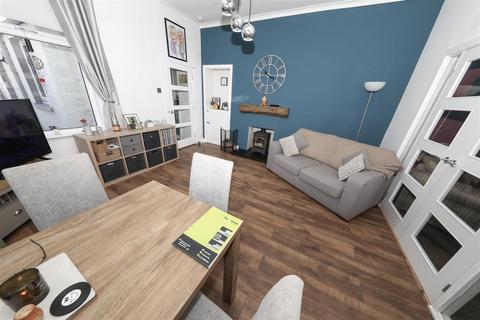 3 bedroom semi-detached house for sale, Main Street, Thornton