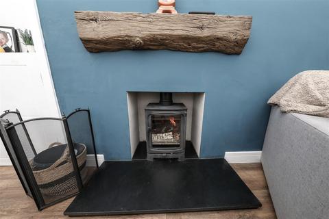 3 bedroom semi-detached house for sale, Main Street, Thornton