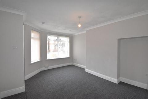 3 bedroom semi-detached house to rent, Oldfield Avenue, Hull, HU6