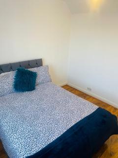 1 bedroom in a house share to rent, Raynton Drive, Hayes UB4