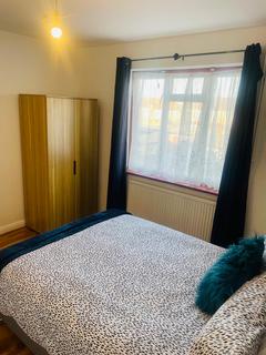 1 bedroom in a house share to rent, Raynton Drive, Hayes UB4