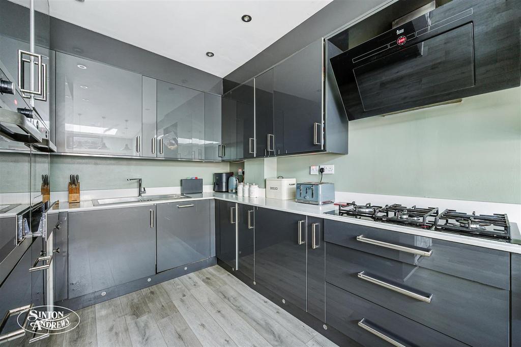 6 Regina Terrace-8.jpg