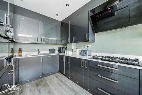 6 Regina Terrace, London, W13 9HY