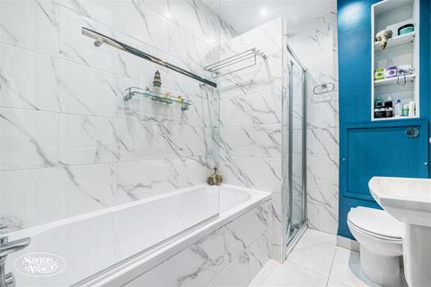 6 Regina Terrace, London, W13 9HY