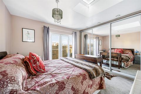 6 Regina Terrace, London, W13 9HY