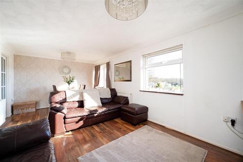 137 Lingfoot Crescent, Sheffield, S8 8DA