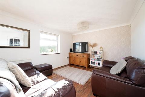 137 Lingfoot Crescent, Sheffield, S8 8DA