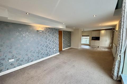 2 bedroom duplex to rent, Glossop