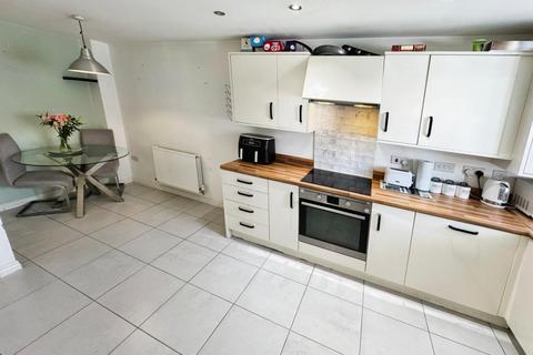 44 Brackley Crescent, Warwick, CV34 6XT