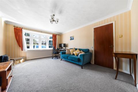 3 bedroom house for sale, The Cedars, Guildford