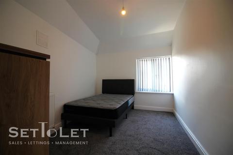 3 bedroom flat to rent, Strathdene Road, Birmingham