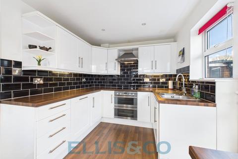 4 bedroom semi-detached house for sale, St. Bernards Road, Tonbridge, Kent, TN10