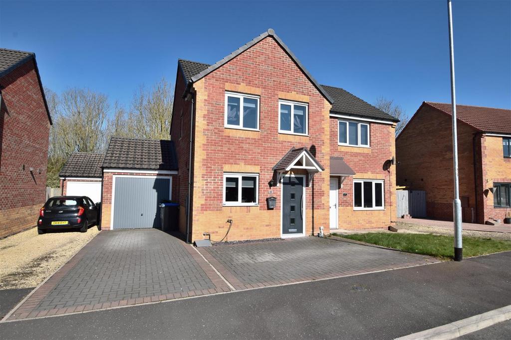 St. Marys Close, Newton Aycliffe 3 bed semi-detached house - £144,950