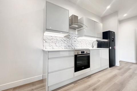 1 bedroom flat to rent, Streamside House, Uxbridge