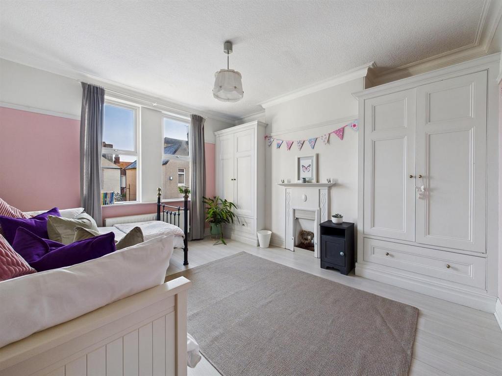 CAM01604 G0-PR0552-STILL031.jpg