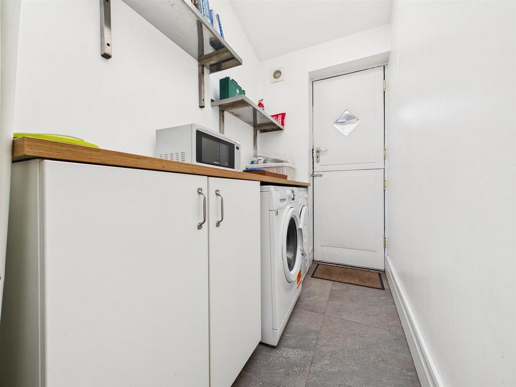 CAM01604 G0-PR0552-STILL020.jpg