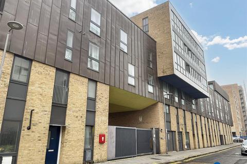 2 bedroom flat to rent, 100 Axe Street, Barking, London